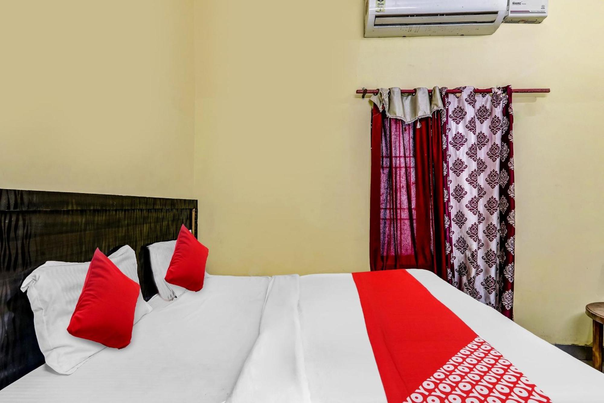 Flagship Hotel Suman Niwas Bijnaur ภายนอก รูปภาพ